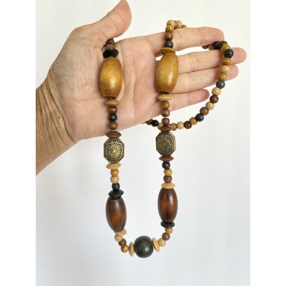 Pretty Wood & Plastic Beads Continuous Over the Head Lightweight Necklace 26" - Picture 3 of 4